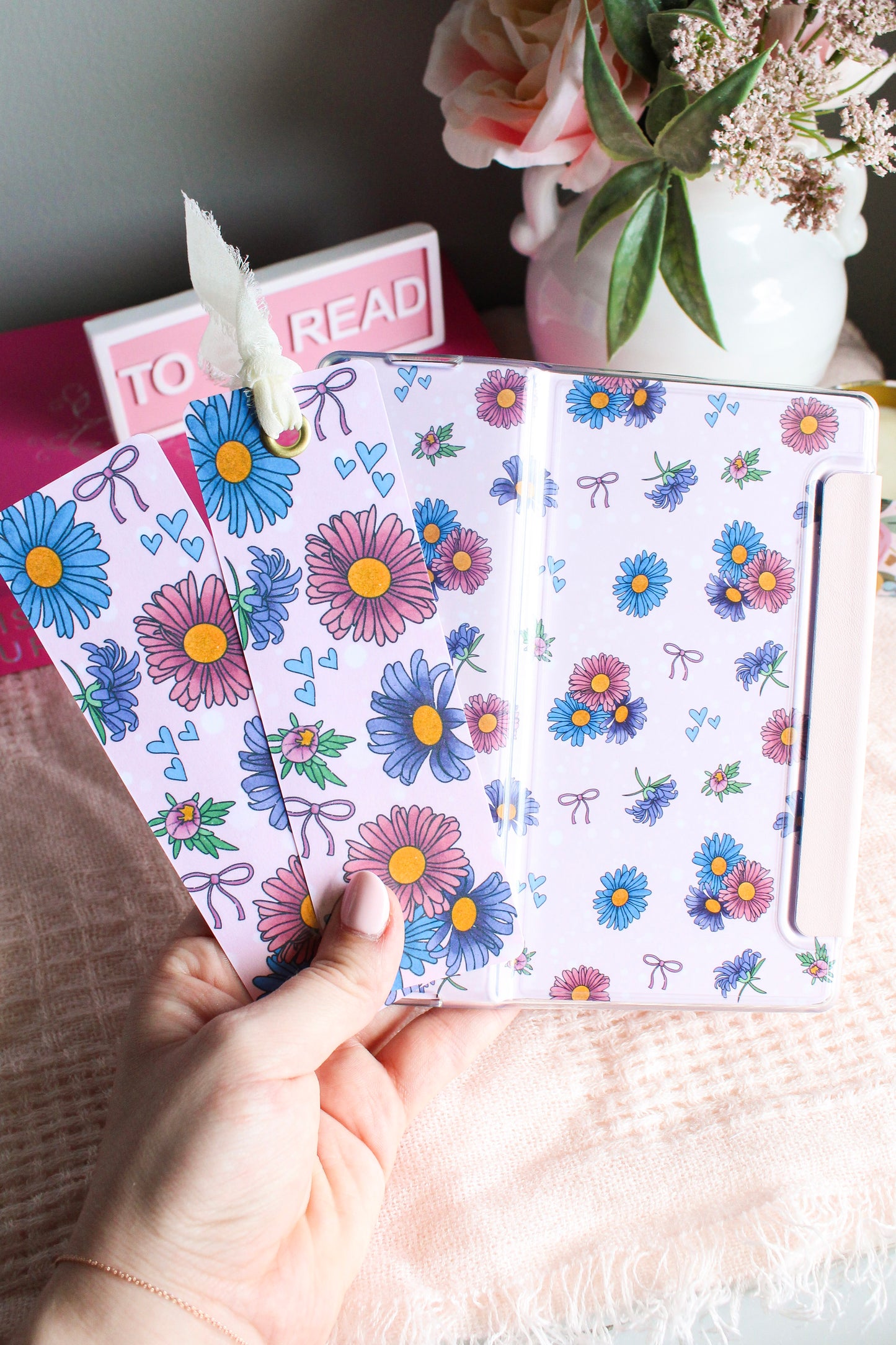 Pastel Daisies & Bows Kindle Insert